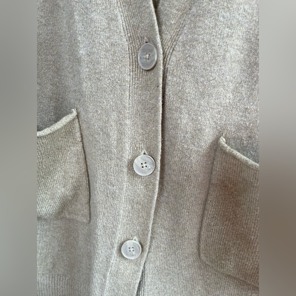 Tan cardigan - Picture 4 of 5